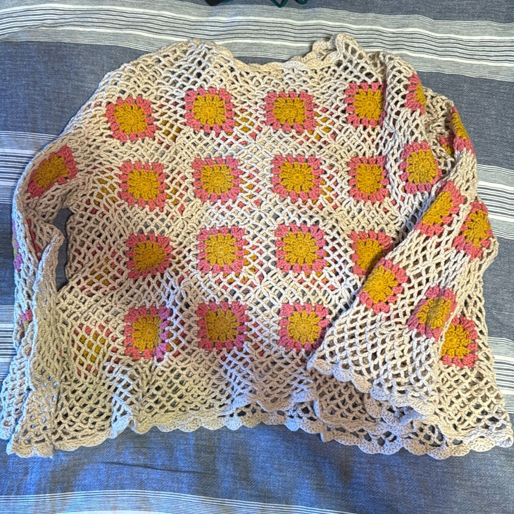Super Cute Knit Top- only used once
